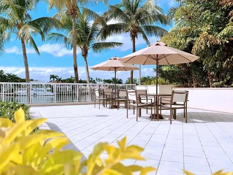 5600 Collins Avenue Miami Beach FL 33140