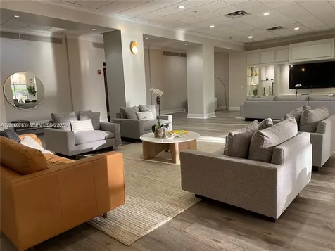 5600 Collins Avenue Miami Beach FL 33140