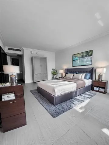 5600 Collins Avenue Miami Beach FL 33140