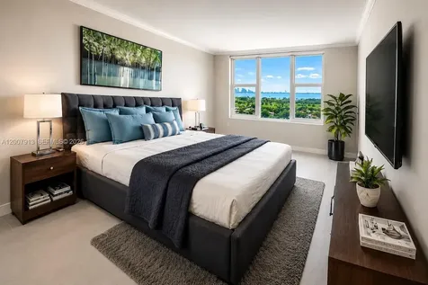 5600 Collins Avenue Miami Beach FL 33140