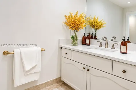 5600 Collins Avenue Miami Beach FL 33140