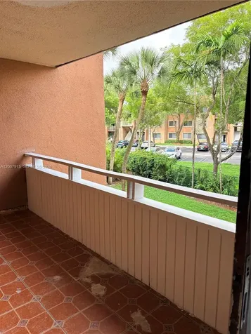 17600 NW 68th Avenue Hialeah FL 33015
