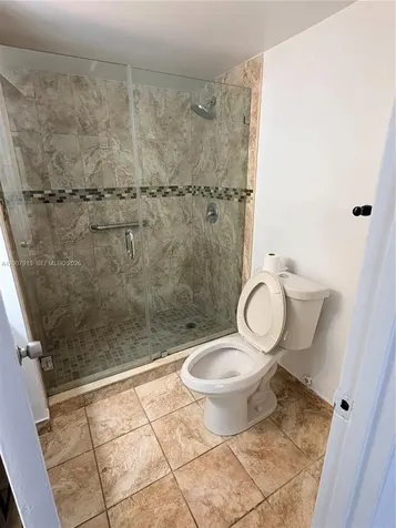 17600 NW 68th Avenue Hialeah FL 33015