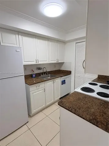 17600 NW 68th Avenue Hialeah FL 33015