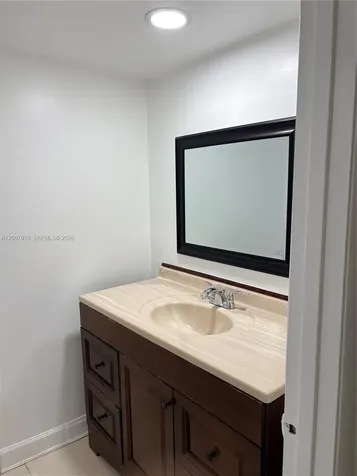 17600 NW 68th Avenue Hialeah FL 33015