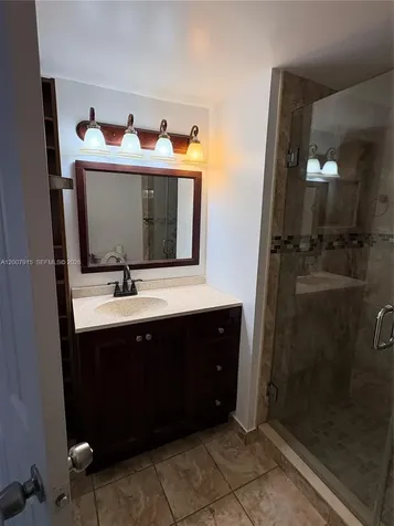 17600 NW 68th Avenue Hialeah FL 33015