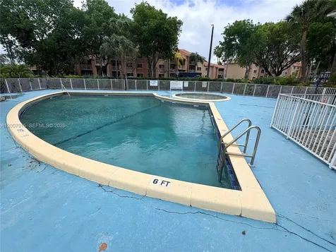 17600 NW 68th Avenue Hialeah FL 33015