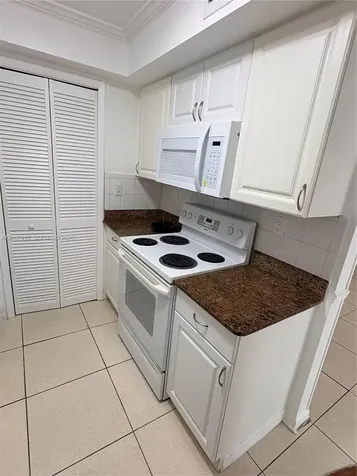 17600 NW 68th Avenue Hialeah FL 33015