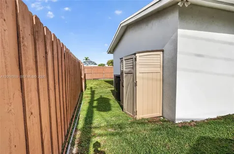 4865 SW 94th Avenue Miami FL 33165