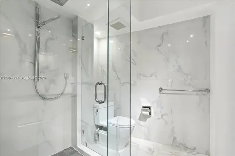 5255 Collins Avenue Miami Beach FL 33140