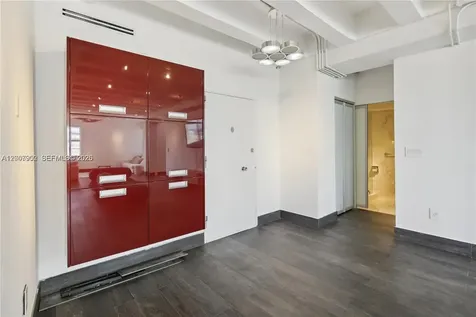 5255 Collins Avenue Miami Beach FL 33140