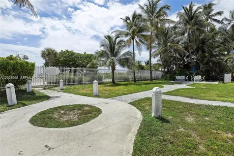 5255 Collins Avenue Miami Beach FL 33140
