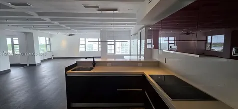 5255 Collins Avenue Miami Beach FL 33140