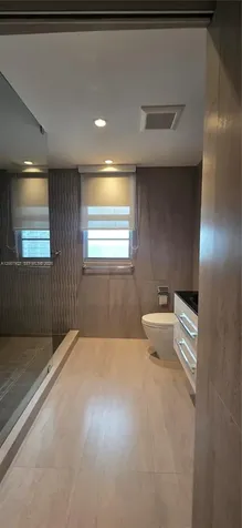 5255 Collins Avenue Miami Beach FL 33140
