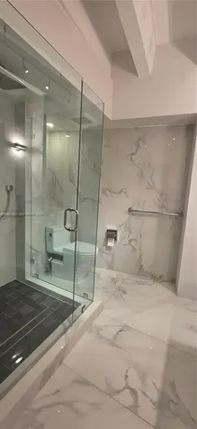 5255 Collins Avenue Miami Beach FL 33140