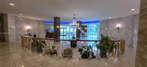 5255 Collins Avenue Miami Beach FL 33140