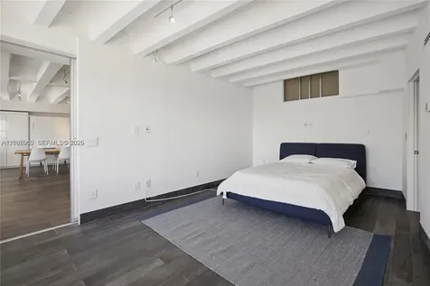 5255 Collins Avenue Miami Beach FL 33140