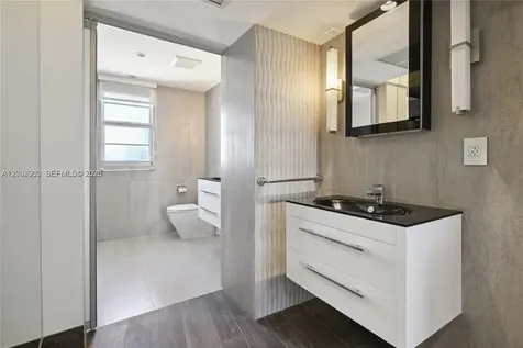 5255 Collins Avenue Miami Beach FL 33140