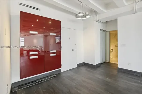 5255 Collins Avenue Miami Beach FL 33140