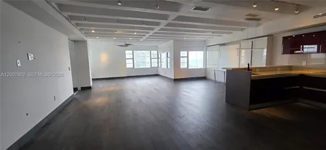5255 Collins Avenue Miami Beach FL 33140