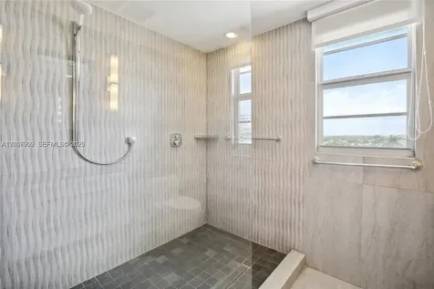 5255 Collins Avenue Miami Beach FL 33140