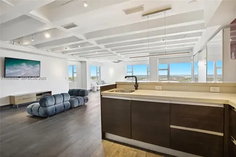 5255 Collins Avenue Miami Beach FL 33140