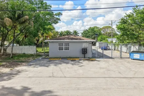 2540 NW 90th Street Miami FL 33147