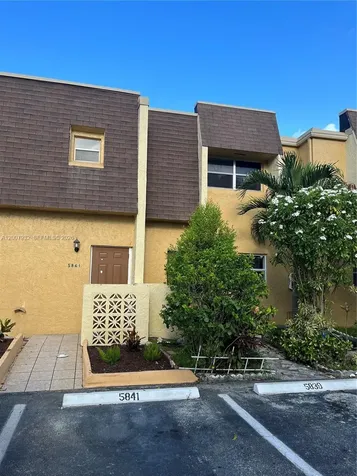 5841 Blueberry Court Lauderhill FL 33313