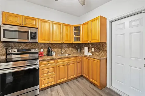 13840 NW 5th Court North Miami FL 33168