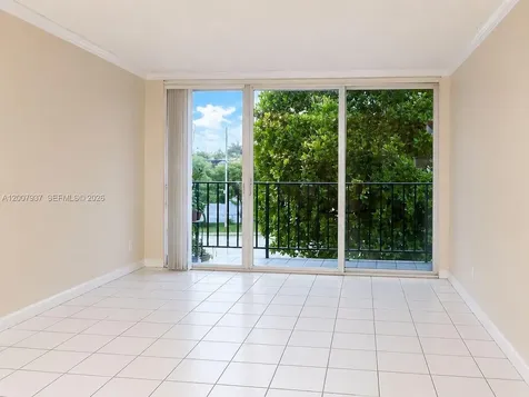 310 Fontainebleau Boulevard Miami FL 33172