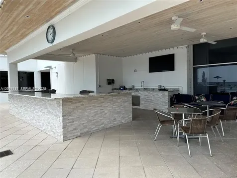 2751 S Ocean Drive Hollywood FL 33019