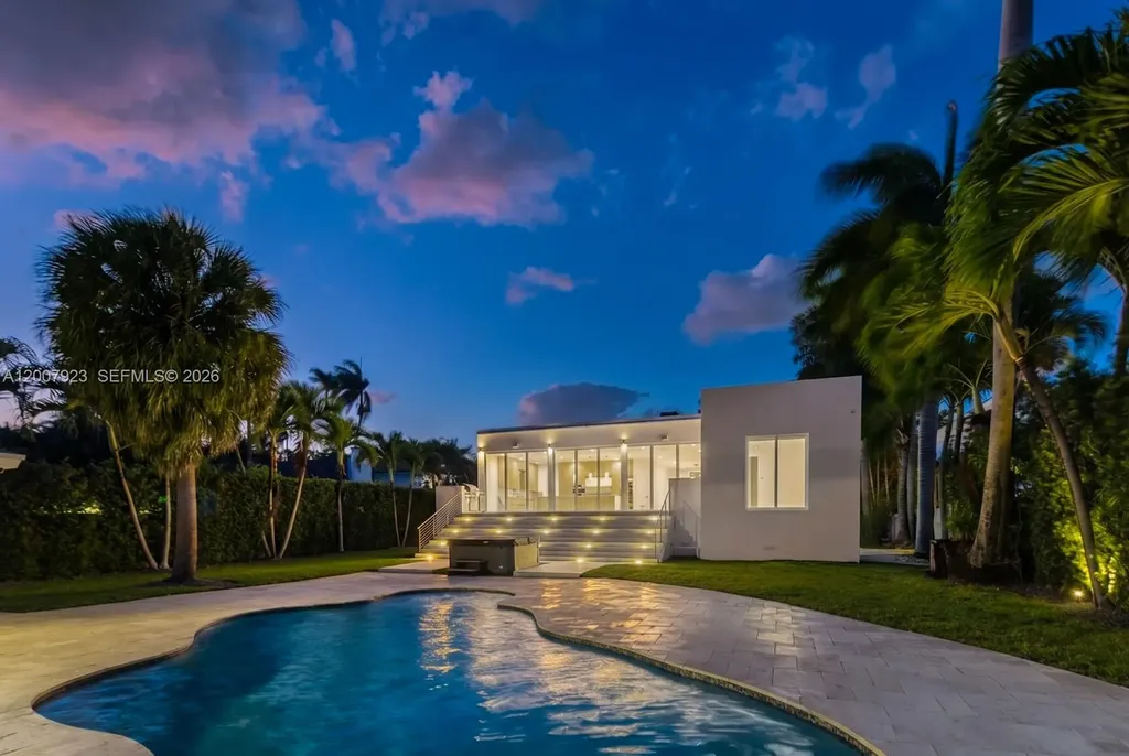 1090 NE 84th Street Miami FL 33138