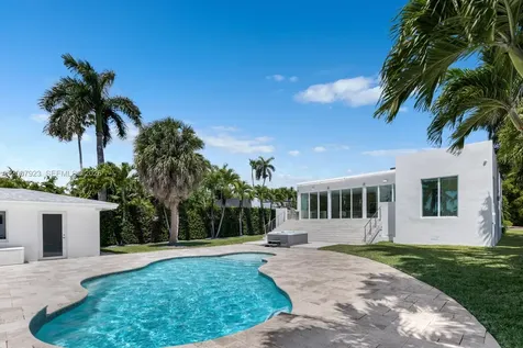 1090 NE 84th Street Miami FL 33138