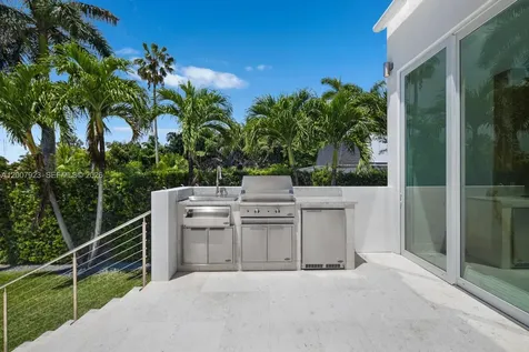 1090 NE 84th Street Miami FL 33138