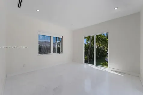 1090 NE 84th Street Miami FL 33138
