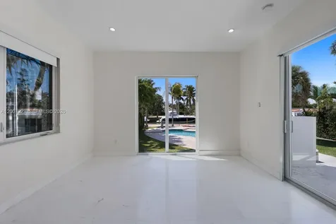 1090 NE 84th Street Miami FL 33138