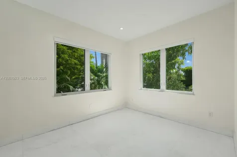 1090 NE 84th Street Miami FL 33138
