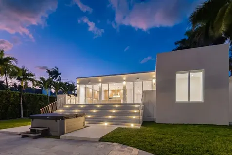 1090 NE 84th Street Miami FL 33138