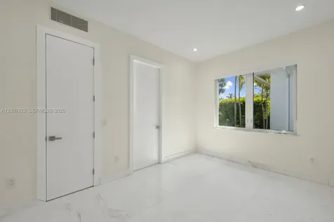 1090 NE 84th Street Miami FL 33138