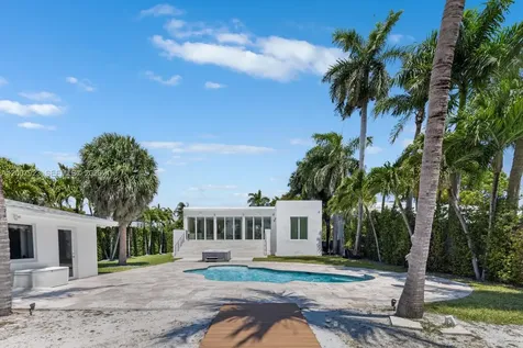 1090 NE 84th Street Miami FL 33138