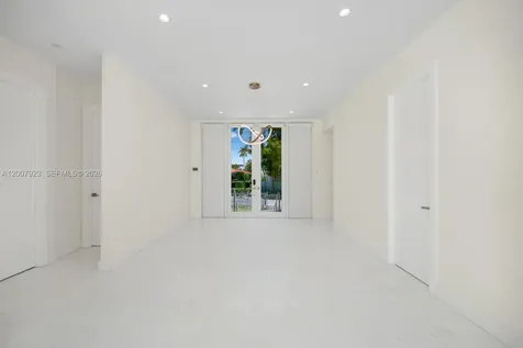 1090 NE 84th Street Miami FL 33138