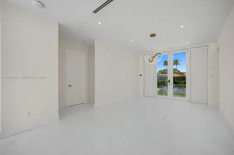 1090 NE 84th Street Miami FL 33138