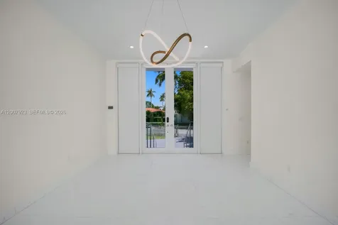 1090 NE 84th Street Miami FL 33138