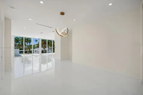 1090 NE 84th Street Miami FL 33138