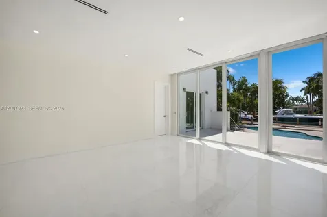 1090 NE 84th Street Miami FL 33138