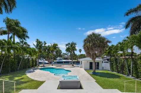 1090 NE 84th Street Miami FL 33138