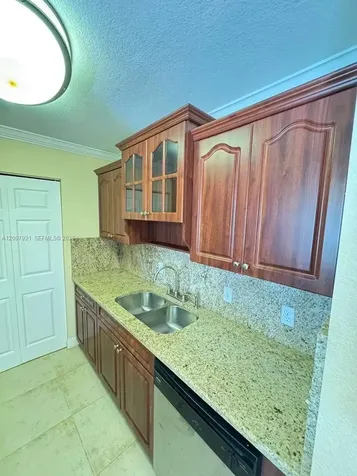 455 Alt 19 S Palm Harbor FL 34683