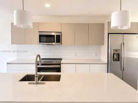 2505 NE 193rd Street Miami FL 33180