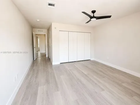 2505 NE 193rd Street Miami FL 33180