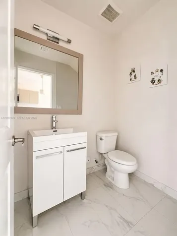2505 NE 193rd Street Miami FL 33180